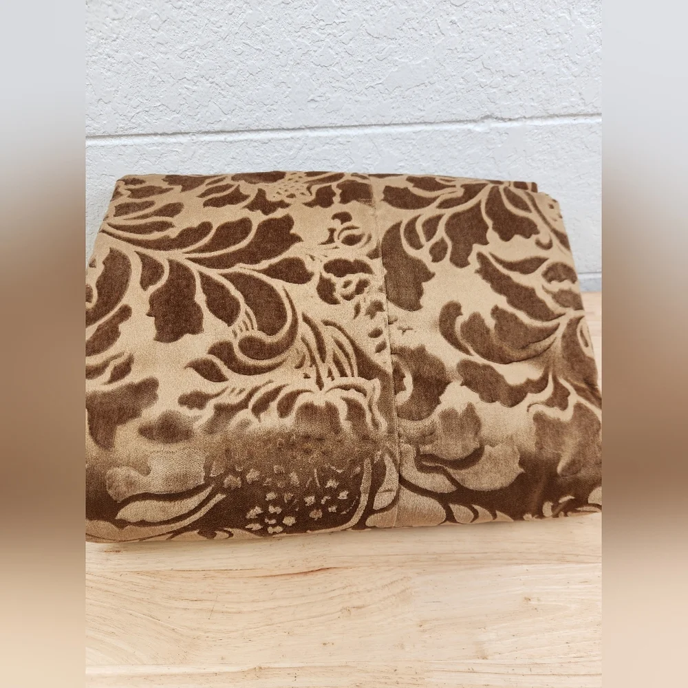 Williams Sonoma Home Floral Velvet Scroll Damask Coverlet F/Q  1 Sham Brown NOS